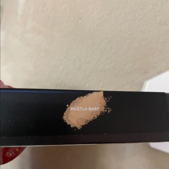 Fenty Beauty Highlighter - Picture 3 of 3